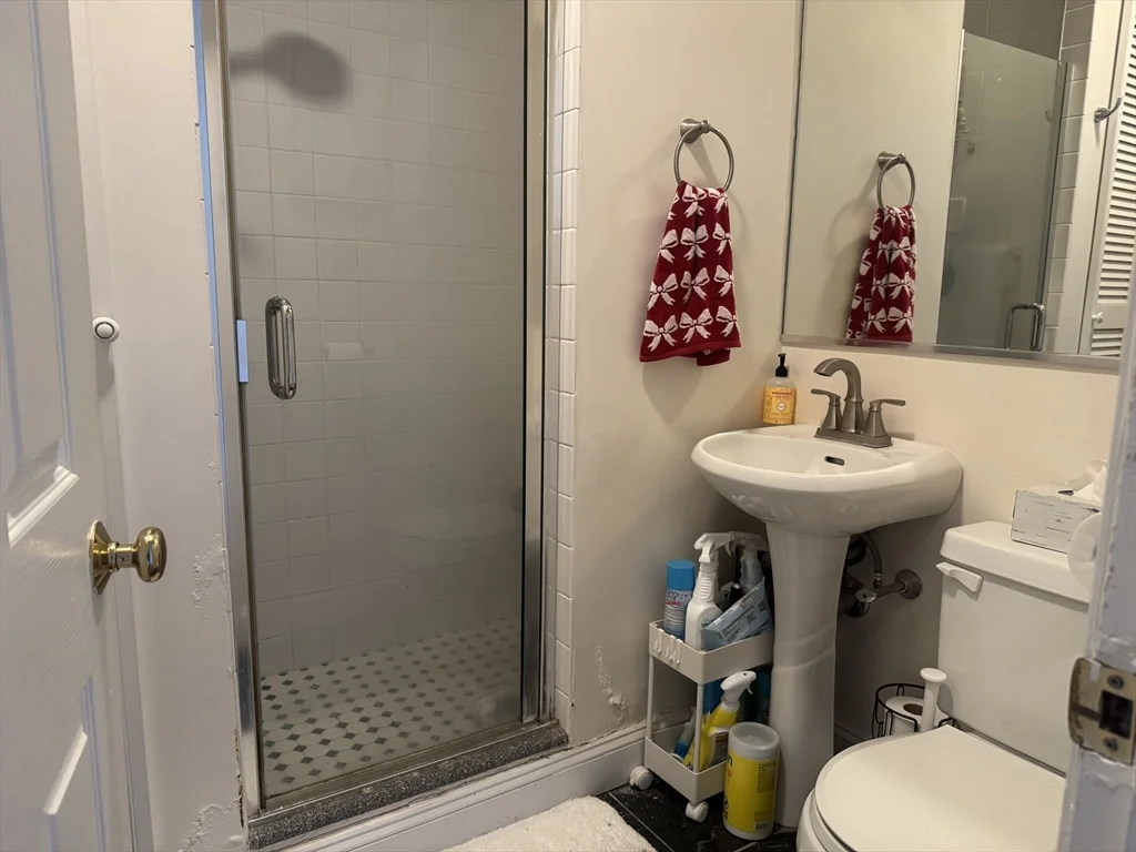 2 bed, 1 bath apartment for rent at 33 Main St Unit 6, Winter Hill — photo 6 of 7