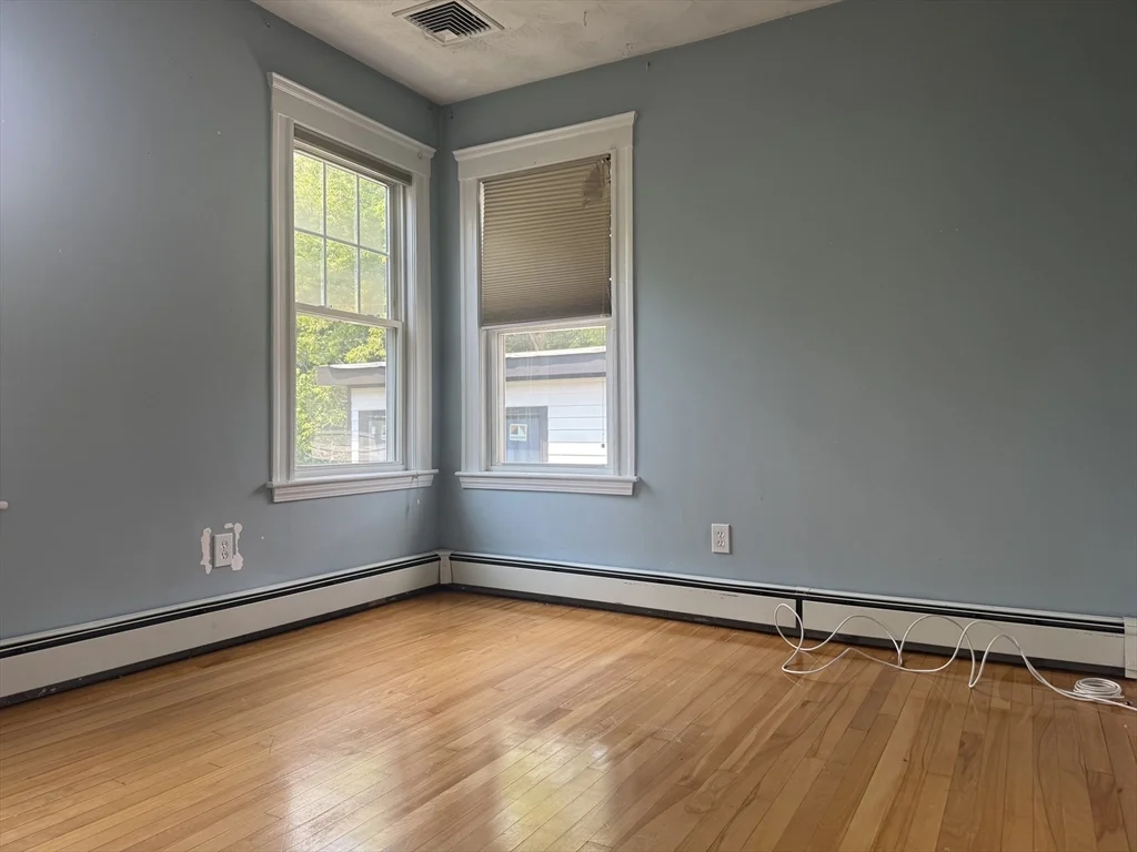 2 bed, 1 bath apartment for rent at 33 Main St Unit 6, Winter Hill — photo 5 of 7