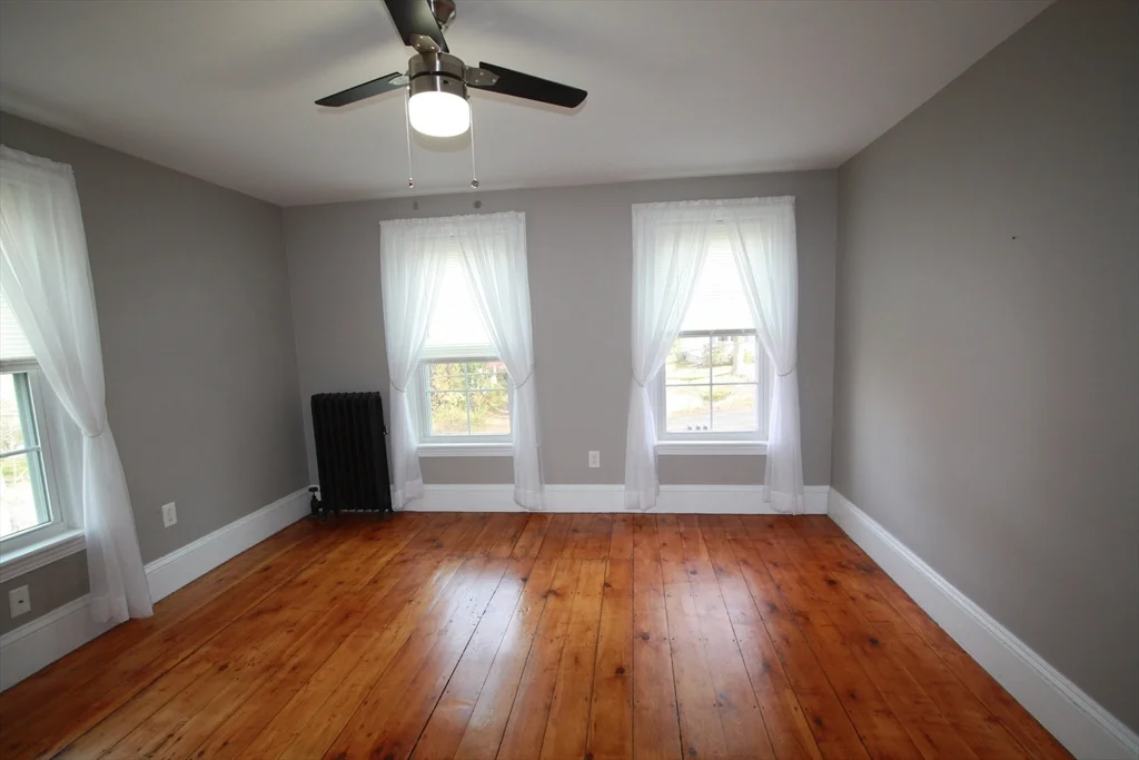 2 bed, 1 bath apartment for rent at 33 Maple St Unit 2, Sterling — photo 12 of 15
