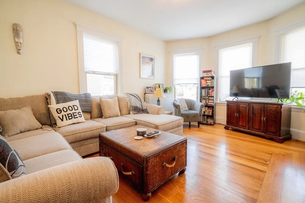 2 bed, 1 bath apartment for rent at 33 Mapleton St Unit 1, Brighton — photo 1 of 16