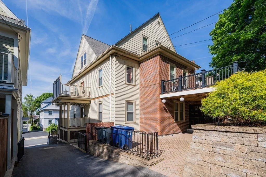 2 bed, 1 bath apartment for rent at 33 Mapleton St Unit 1, Brighton — photo 15 of 16