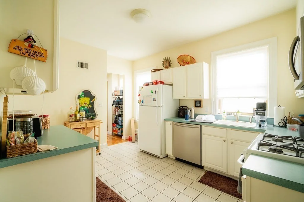 2 bed, 1 bath apartment for rent at 33 Mapleton St Unit 1, Brighton — photo 3 of 16