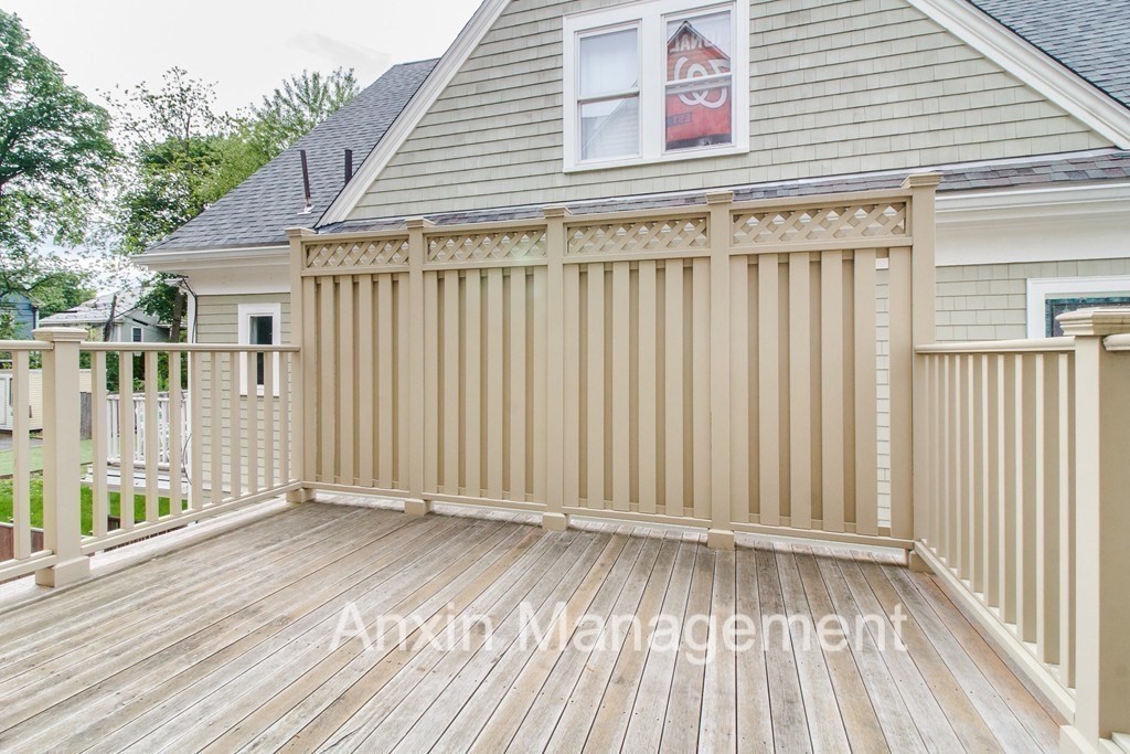 6 bed, 3 bath apartment for rent at 33 Mapleton St Unit 2, Brighton — photo 11 of 20