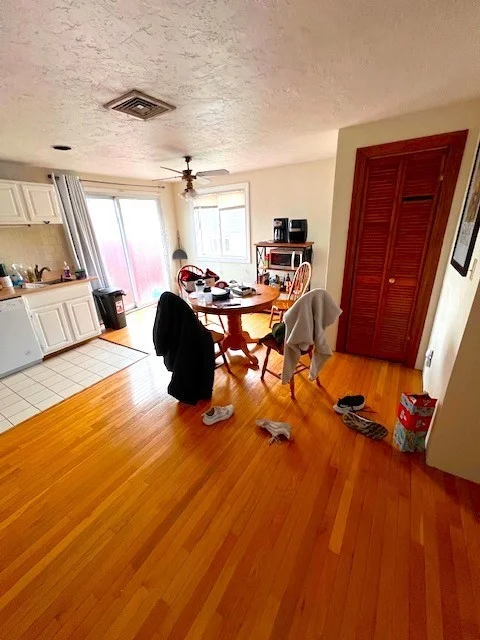 3 bed, 2 bath apartment for rent at 33 Marine Rd Unit 2R, South Boston — photo 4 of 10
