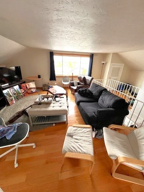 3 bed, 2 bath apartment for rent at 33 Marine Rd Unit 2R, South Boston — photo 5 of 10