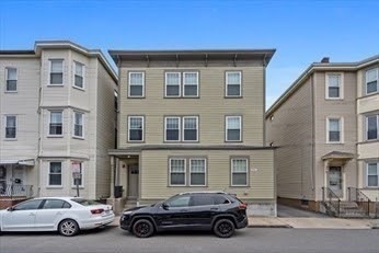 3 bed, 1 bath apartment for rent at 33 Merriam St Unit 1, Ward Two — photo 4 of 11