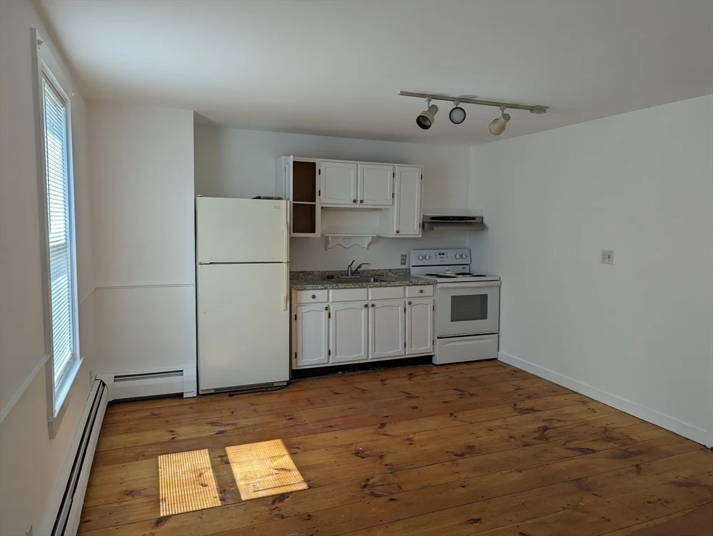 1 bed, 1 bath apartment for rent at 33 Merrill Unit 2, Newburyport — photo 11 of 22