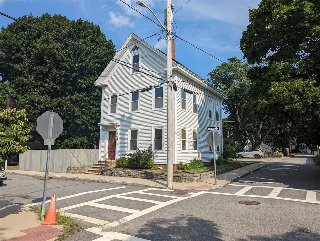 1 bed, 1 bath apartment for rent at 33 Merrill Unit 2, Newburyport — photo 3 of 22