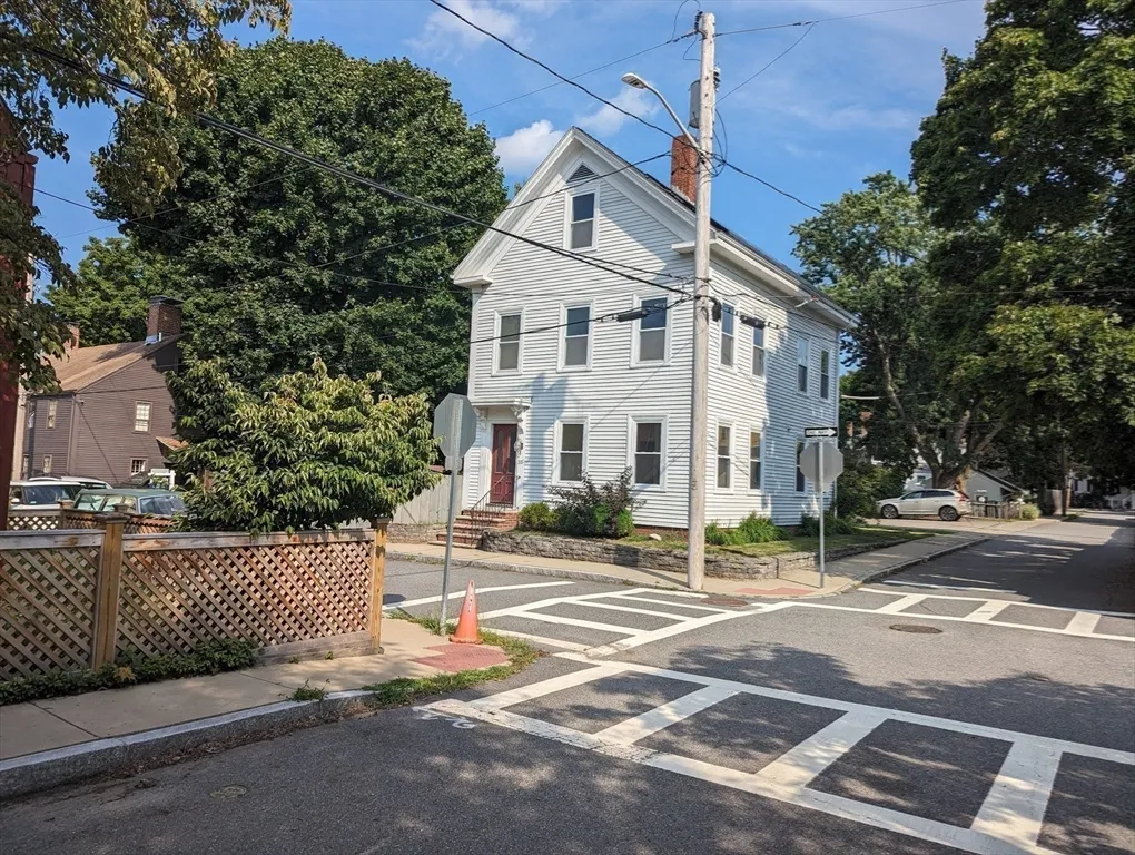 2 bed, 1 bath apartment for rent at 33 Merrill Unit 3, Newburyport — photo 17 of 17