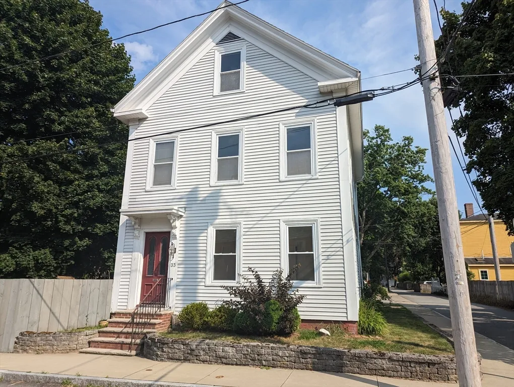 2 bed, 1 bath apartment for rent at 33 Merrill Unit 3, Newburyport