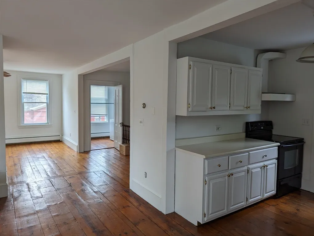 2 bed, 1 bath apartment for rent at 33 Merrill Unit 3, Newburyport — photo 11 of 17