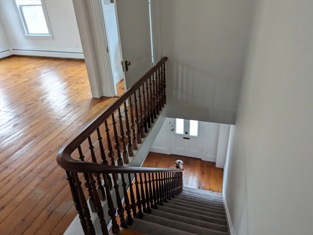 2 bed, 1 bath apartment for rent at 33 Merrill Unit 3, Newburyport — photo 3 of 17