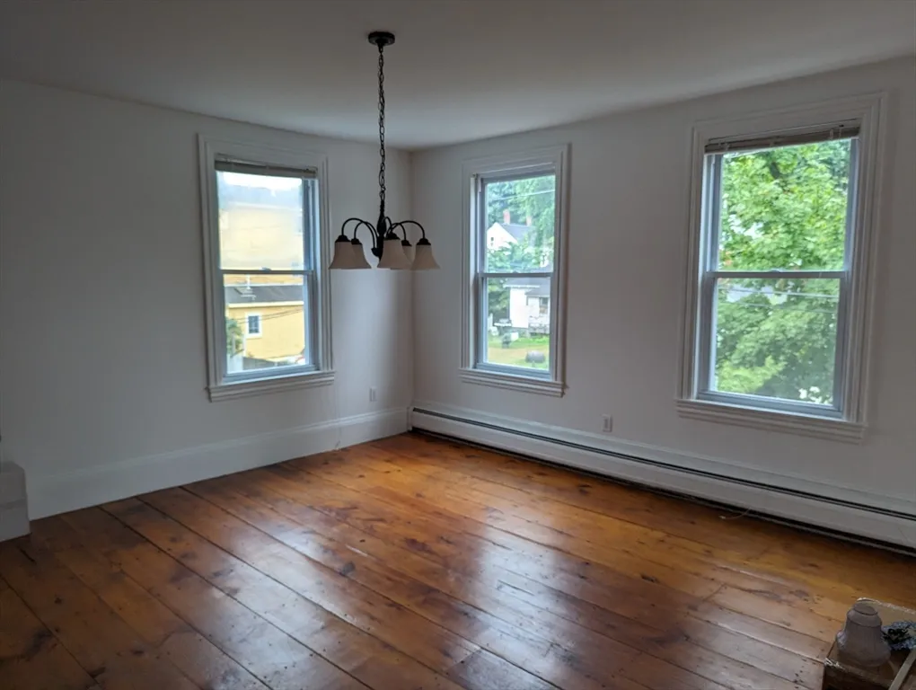 2 bed, 1 bath apartment for rent at 33 Merrill Unit 3, Newburyport — photo 5 of 17