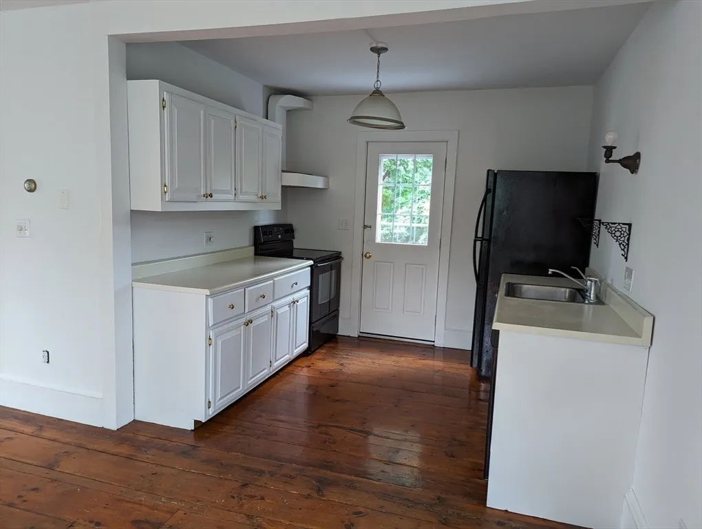 2 bed, 1 bath apartment for rent at 33 Merrill Unit 3, Newburyport — photo 12 of 17