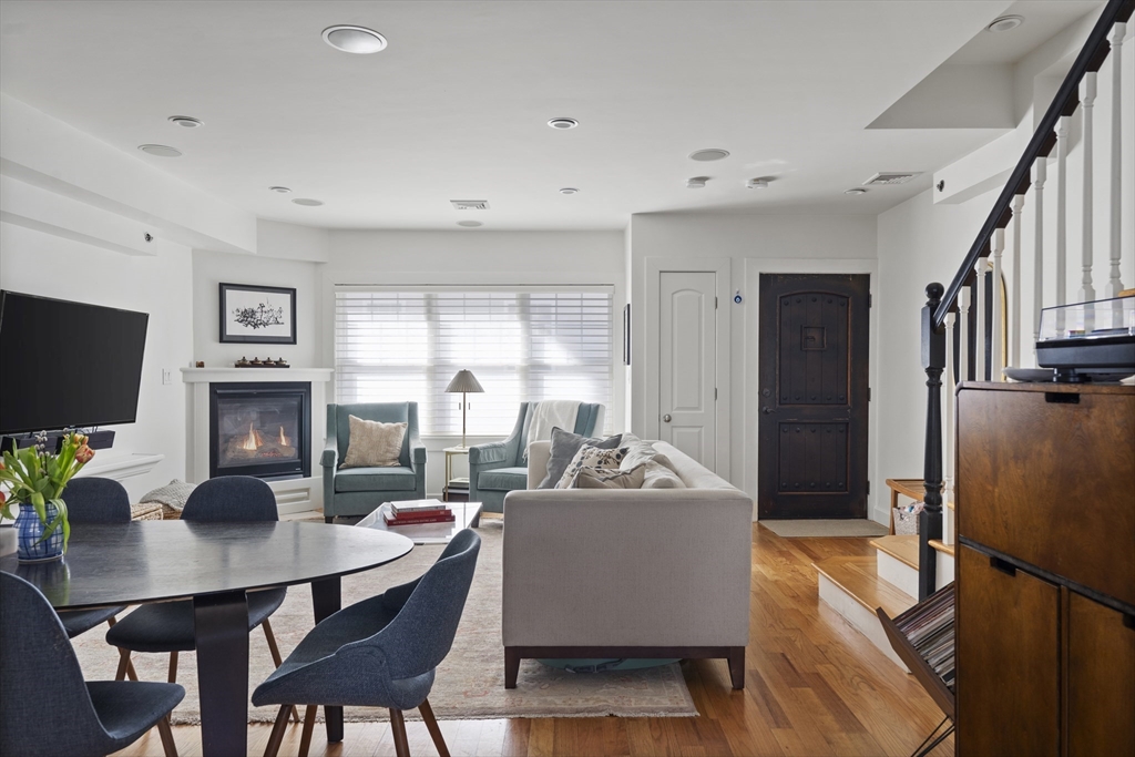 3 bed, 2 bath apartment for rent at 33 Middle St Unit 2, South Boston — photo 10 of 25