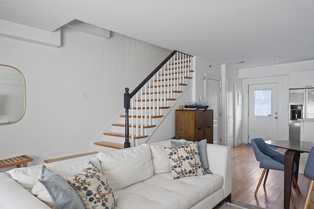 3 bed, 2 bath apartment for rent at 33 Middle St Unit 2, South Boston — photo 7 of 25