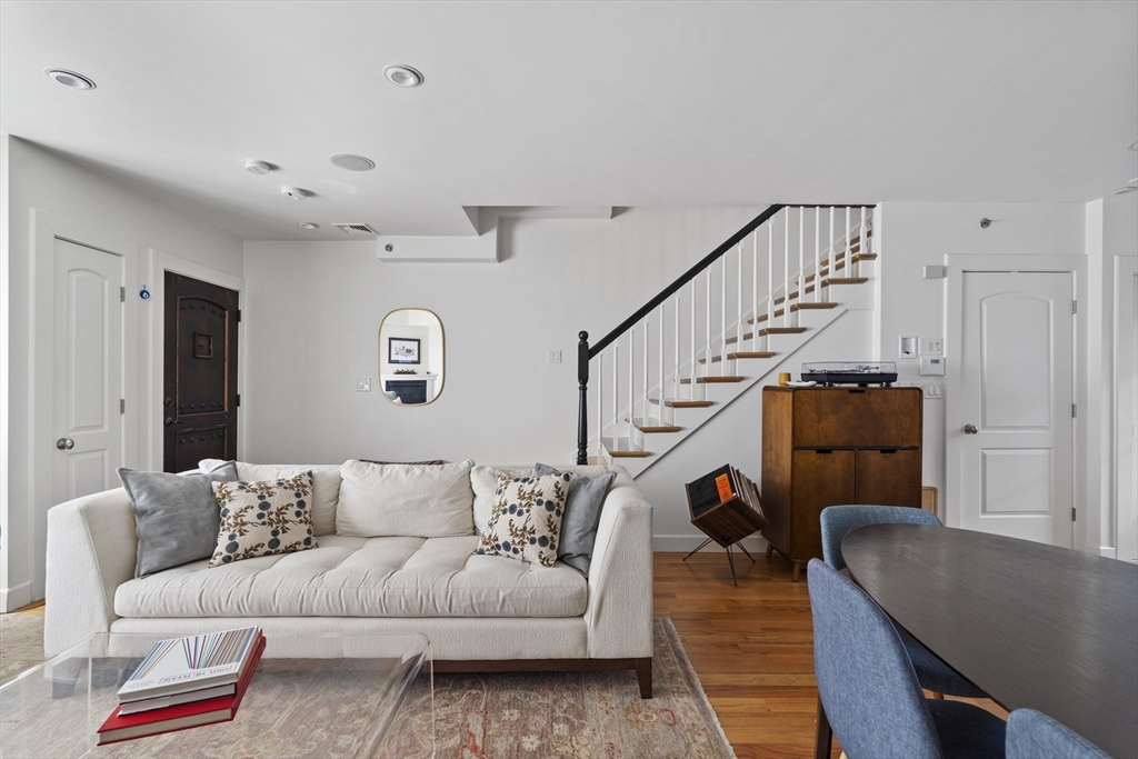 3 bed, 2 bath apartment for rent at 33 Middle St Unit 2, South Boston — photo 8 of 25
