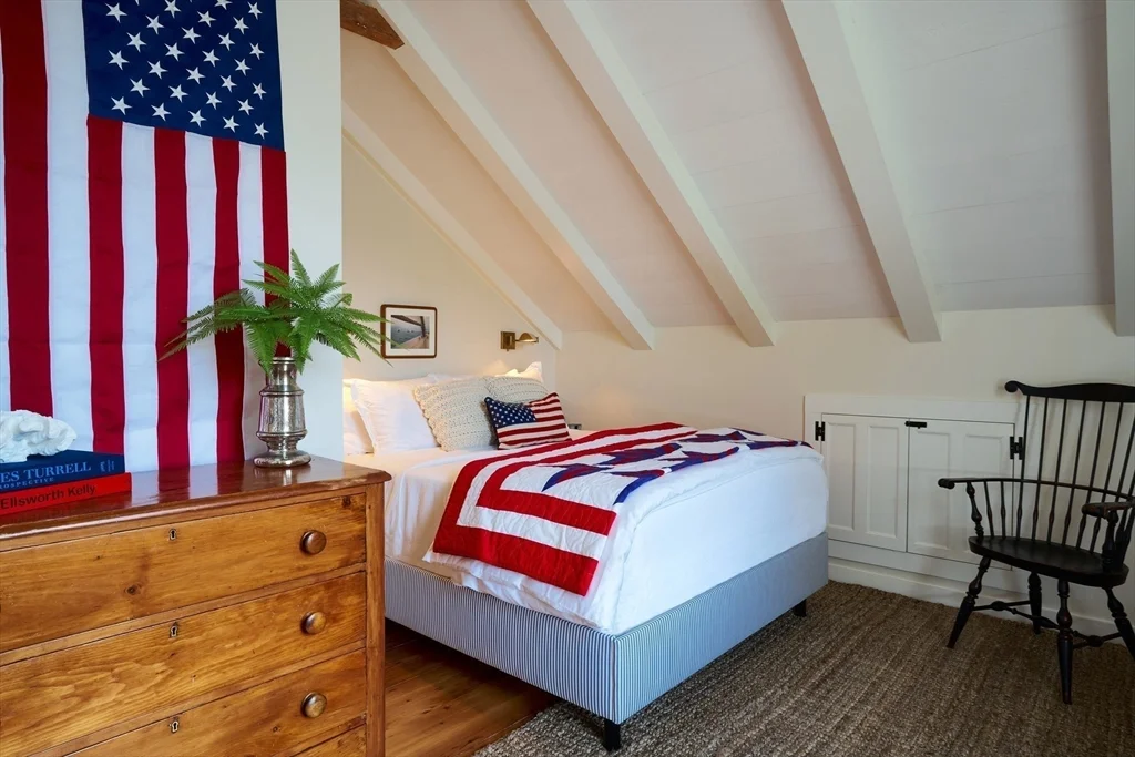 8+ bed, 4+ bath apartment for rent at 33 Milk St, Nantucket — photo 24 of 33