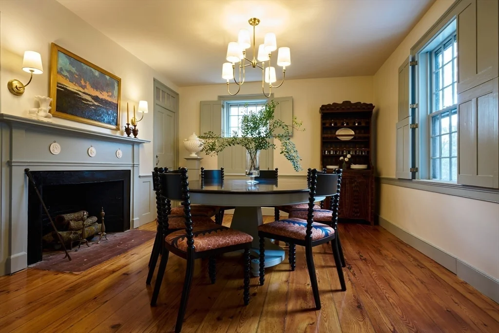 8+ bed, 4+ bath apartment for rent at 33 Milk St, Nantucket — photo 7 of 33