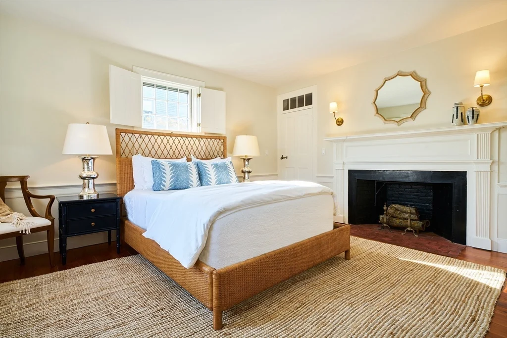 8+ bed, 4+ bath apartment for rent at 33 Milk St, Nantucket — photo 10 of 33