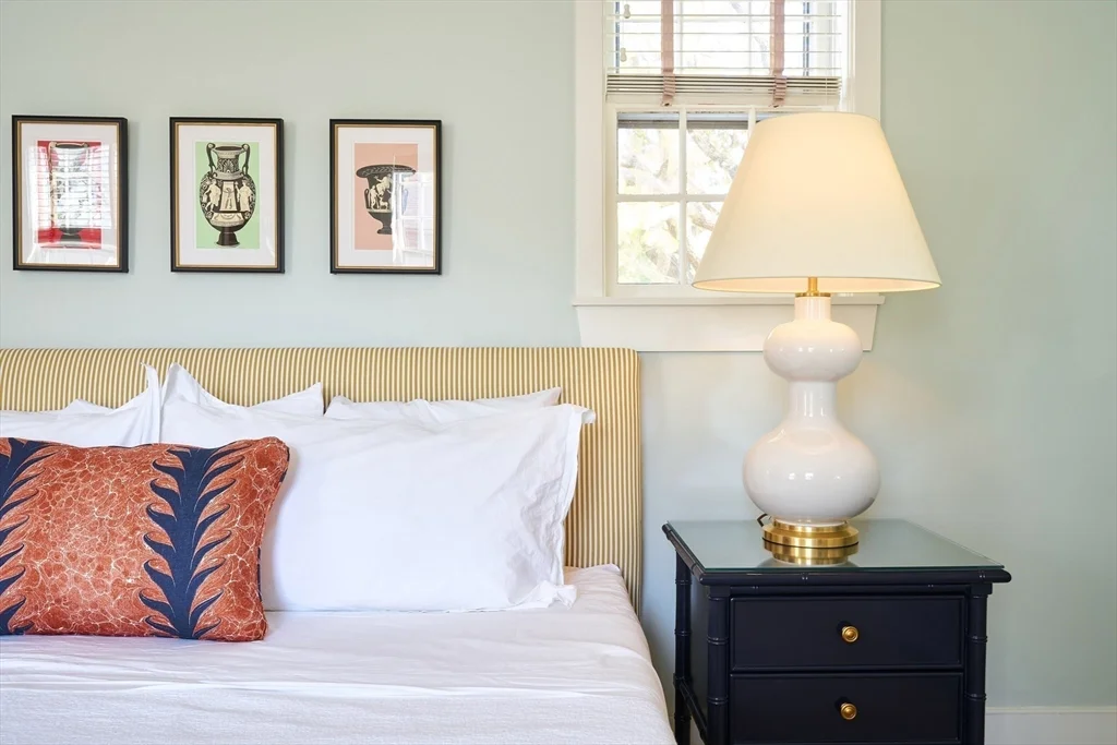 8+ bed, 4+ bath apartment for rent at 33 Milk St, Nantucket — photo 14 of 33