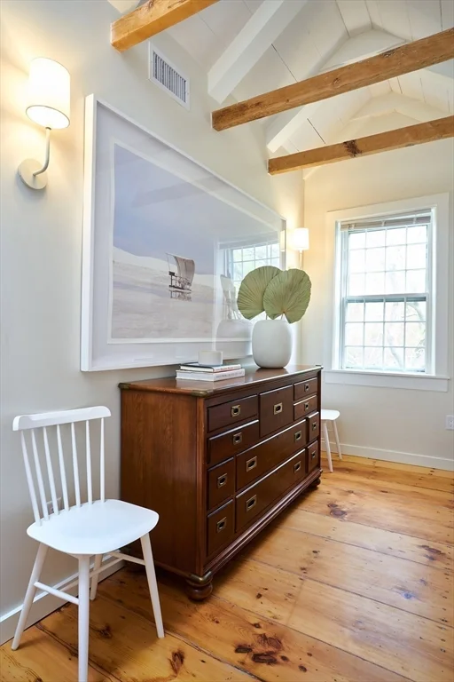 8+ bed, 4+ bath apartment for rent at 33 Milk St, Nantucket — photo 8 of 33