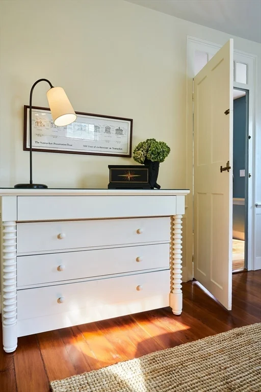 8+ bed, 4+ bath apartment for rent at 33 Milk St, Nantucket — photo 22 of 33