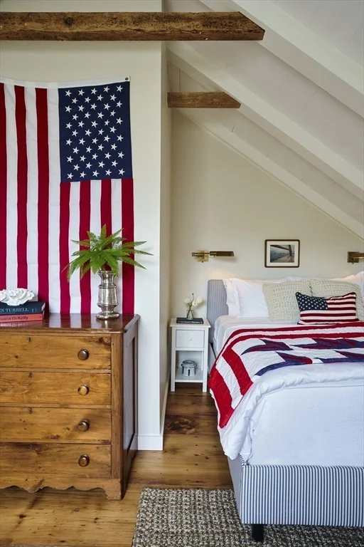 8+ bed, 4+ bath apartment for rent at 33 Milk St, Nantucket — photo 25 of 33