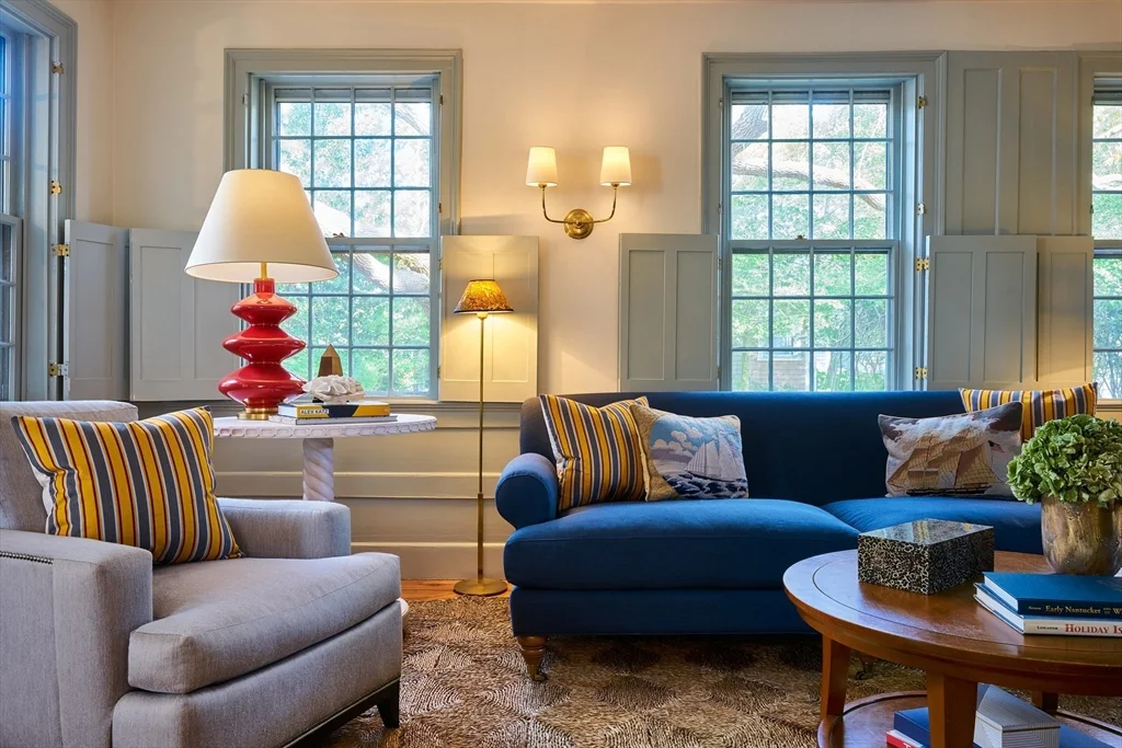 8+ bed, 4+ bath apartment for rent at 33 Milk St, Nantucket — photo 2 of 33