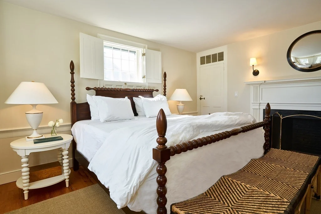 8+ bed, 4+ bath apartment for rent at 33 Milk St, Nantucket — photo 9 of 33
