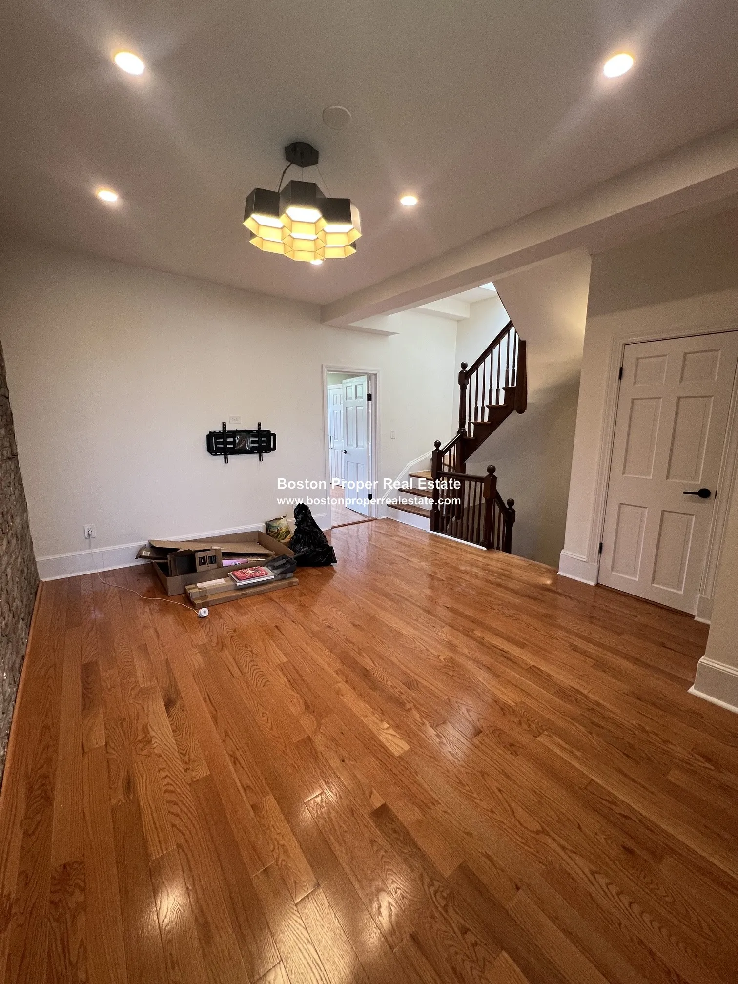 2 bed, 1 bath apartment for rent at 33 Myrtle St Unit 5, Beacon Hill — photo 6 of 17