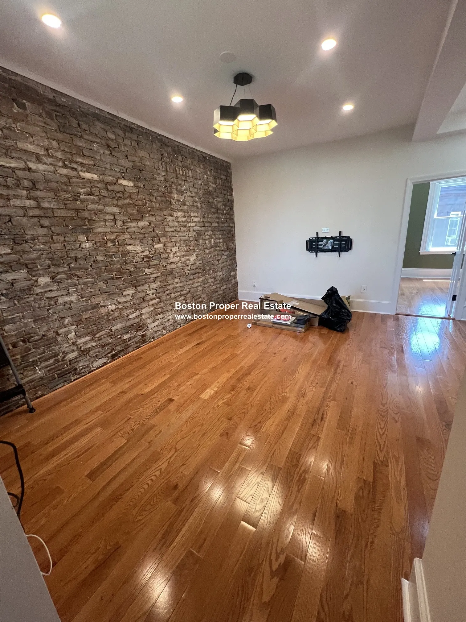 2 bed, 1 bath apartment for rent at 33 Myrtle St Unit 5, Beacon Hill — photo 9 of 17