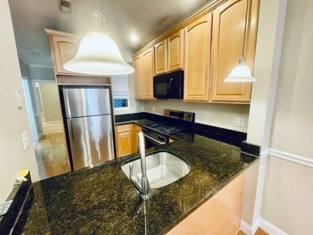2 bed, 2 bath apartment for rent at 33 Bennet St Unit 2, North End — photo 8 of 19