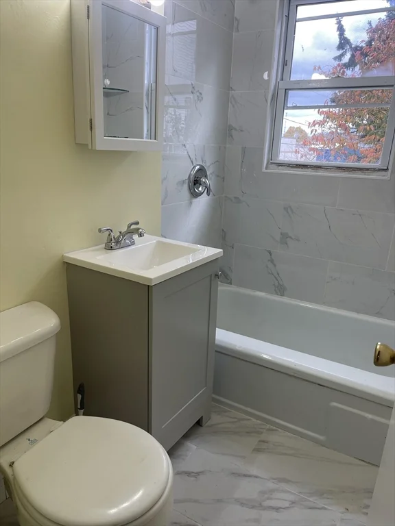 2 bed, 1 bath apartment for rent at 33 Nashua St Unit 1S, Fall River