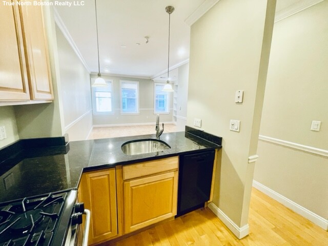 2 bed, 2 bath apartment for rent at 33 Bennet St Unit 2, North End — photo 9 of 18