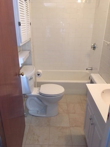 5 bed, 2 bath apartment for rent at 33 Osgood St Unit 2, Salem — photo 8 of 20