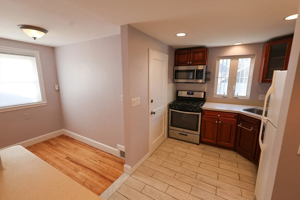 2 bed, 1 bath apartment for rent at 33 Paragon Rd Unit 1, West Roxbury — photo 4 of 20