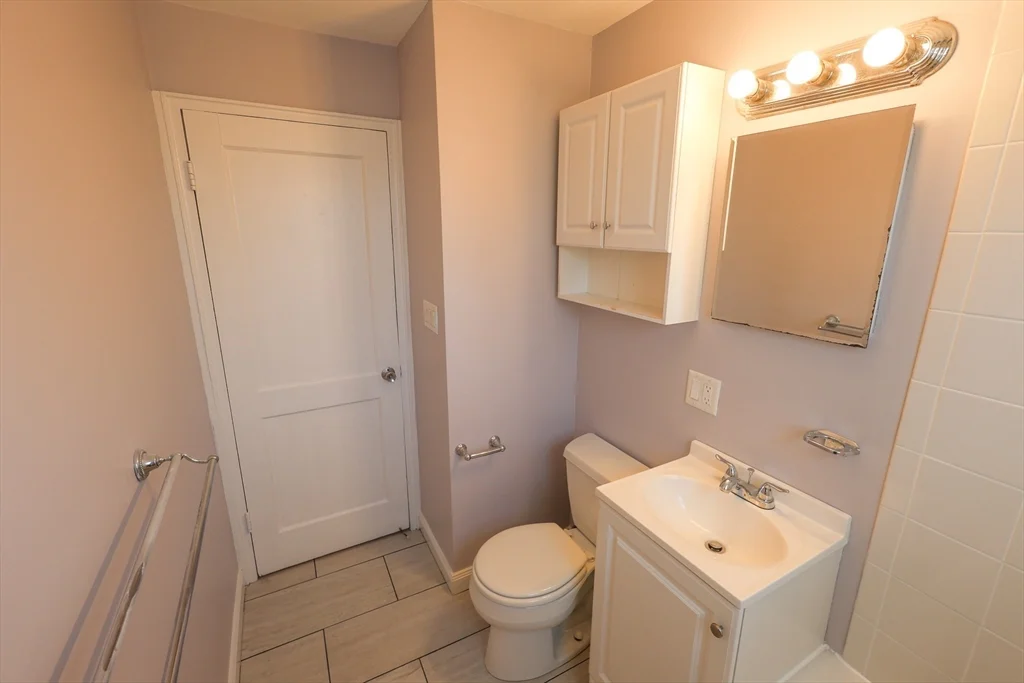 2 bed, 1 bath apartment for rent at 33 Paragon Rd Unit 1, West Roxbury — photo 12 of 20