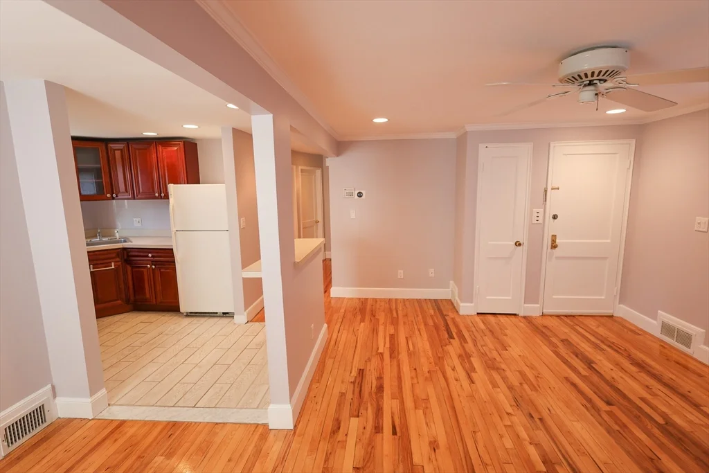 2 bed, 1 bath apartment for rent at 33 Paragon Rd Unit 1, West Roxbury — photo 7 of 20