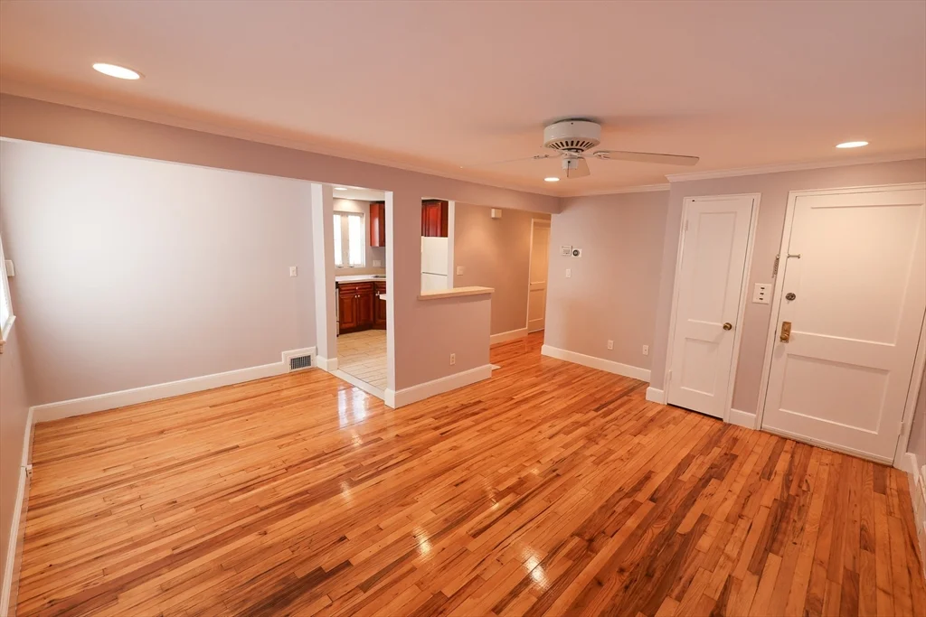 2 bed, 1 bath apartment for rent at 33 Paragon Rd Unit 1, West Roxbury — photo 6 of 20