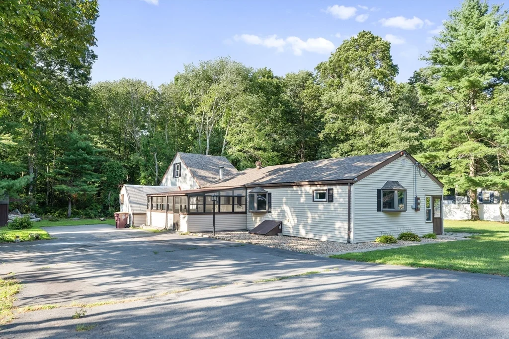 3 bed, 1 bath apartment for rent at 33 Park Dr, Acushnet — photo 24 of 24