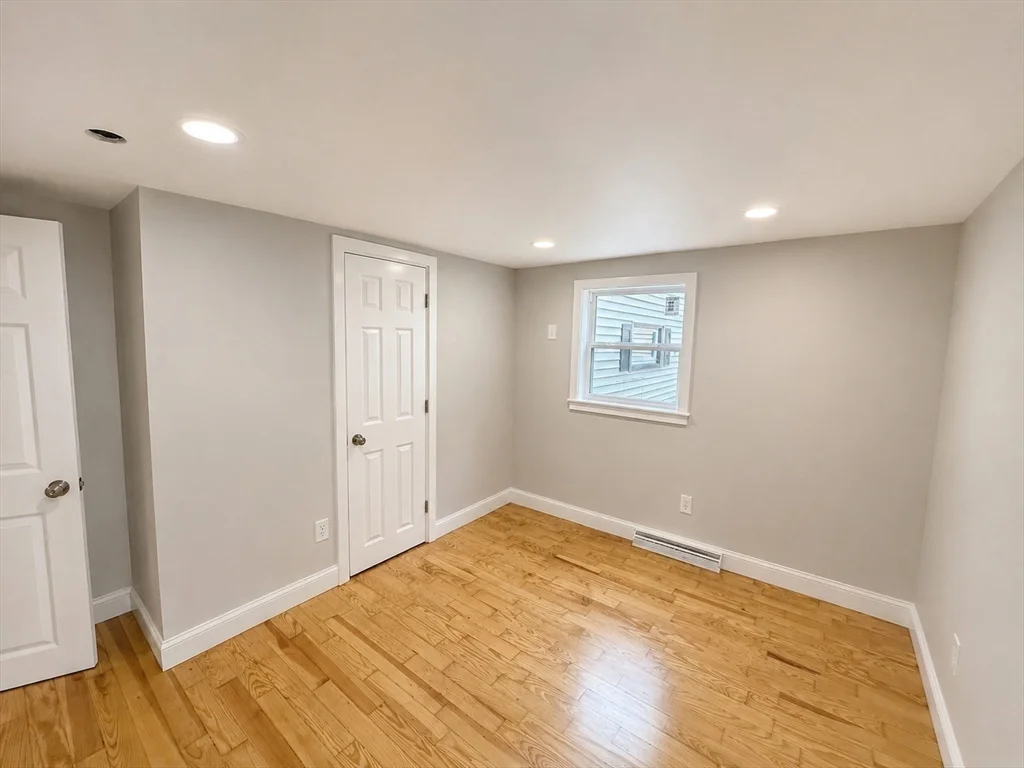 3 bed, 1 bath apartment for rent at 33 Park Dr, Acushnet — photo 13 of 24