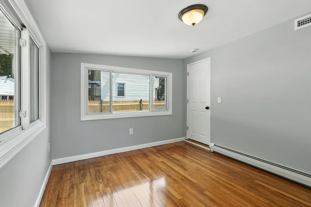 5 bed, 2 bath apartment for rent at 33 Park Rd, Lynn — photo 14 of 30
