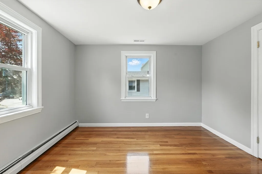 5 bed, 2 bath apartment for rent at 33 Park Rd, Lynn — photo 17 of 30