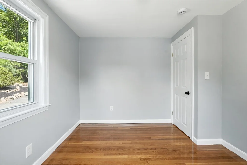 5 bed, 2 bath apartment for rent at 33 Park Rd Unit 1, Lynn — photo 19 of 30