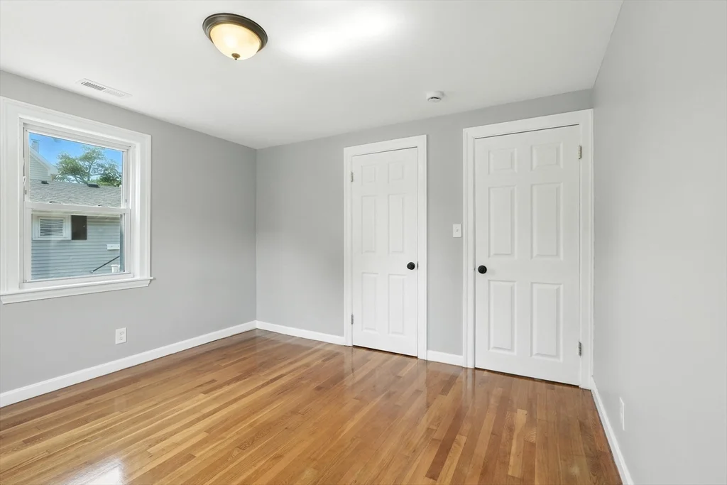 5 bed, 2 bath apartment for rent at 33 Park Rd Unit 1, Lynn — photo 18 of 30