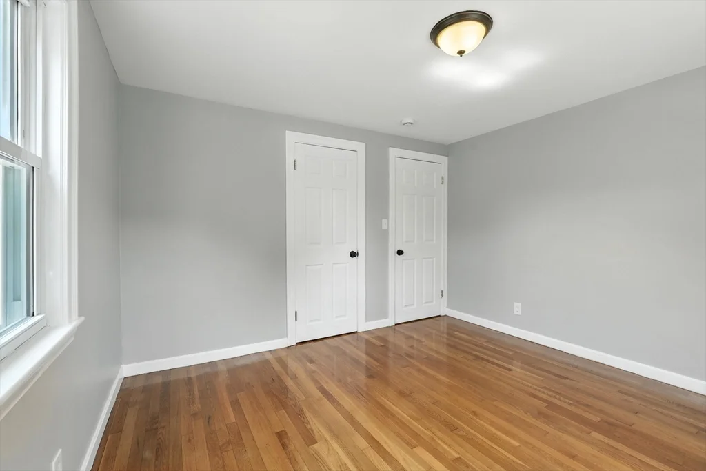 5 bed, 2 bath apartment for rent at 33 Park Rd Unit 1, Lynn — photo 20 of 30