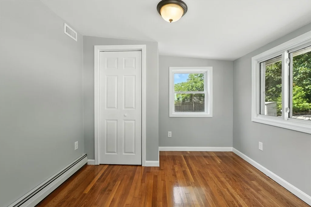 5 bed, 2 bath apartment for rent at 33 Park Rd Unit 1, Lynn — photo 16 of 30