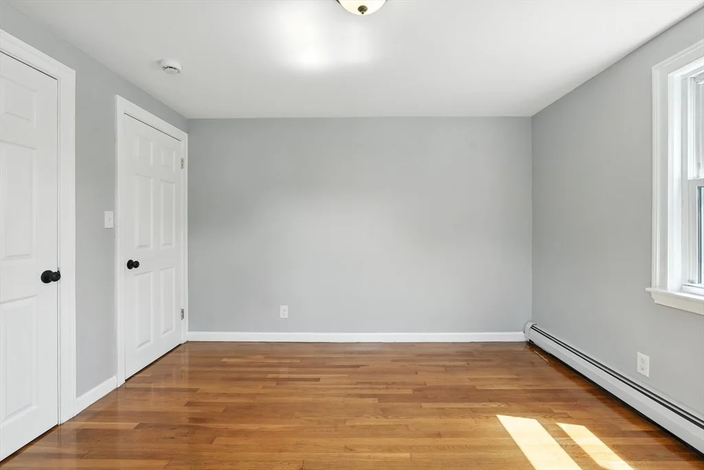 5 bed, 2 bath apartment for rent at 33 Park Rd Unit 1, Lynn — photo 14 of 30