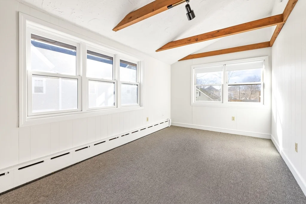3 bed, 2 bath apartment for rent at 33 Pearl St Unit 2, Natick — photo 9 of 27